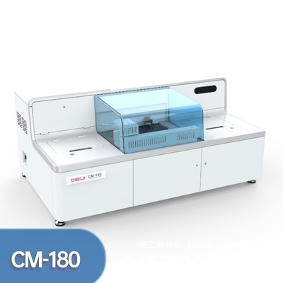 L'hôpital emploient l'analyseur CM-180 de l'immunoessai CLIA de chimiluminescence